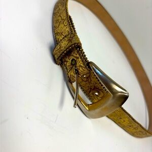 Elegant Gold Patterned Women's Belt
